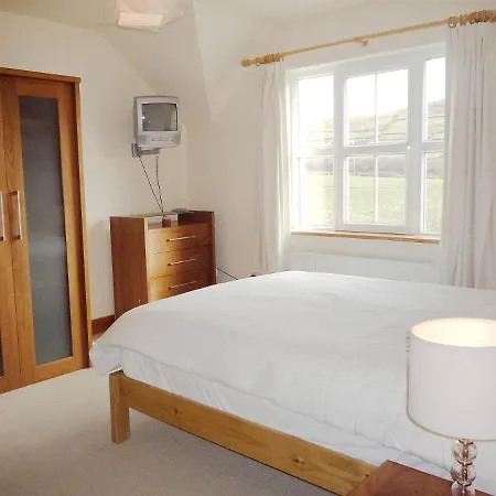 Feriehus Cois Chnoic By Trident Homes Dingle